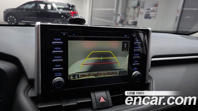 Toyota RAV4 2019 — photo 31