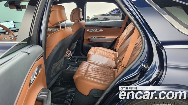 Genesis GV70 2021 — photo 17