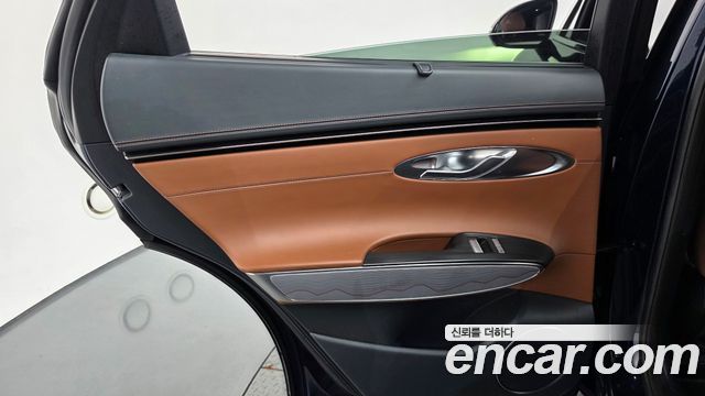 Genesis GV70 2021 — photo 15