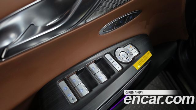 Genesis GV70 2021 — photo 27