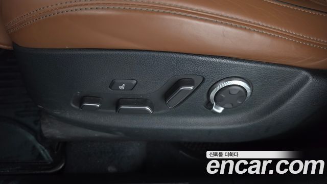Genesis GV70 2021 — photo 30