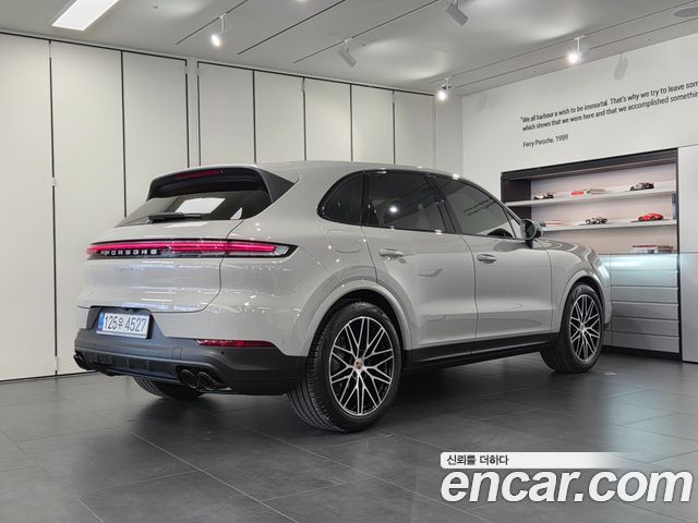 Porsche Cayenne 2026 — photo 2