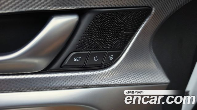 Genesis G70 2023 — photo 30