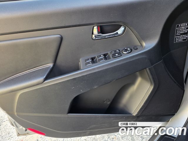 Kia Sportage 2012 — photo 18