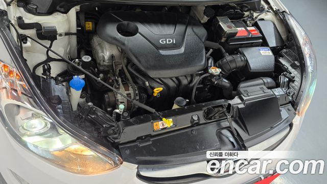 Hyundai AVANTE 2013 — photo 6