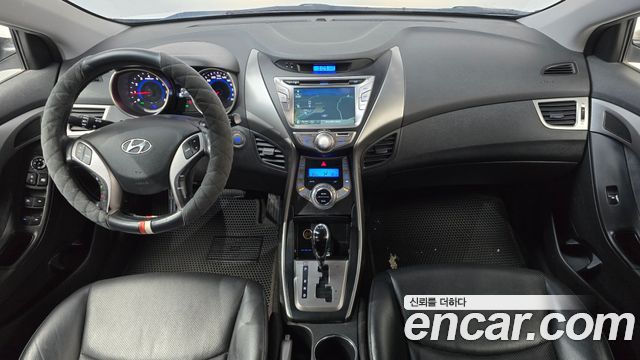 Hyundai AVANTE 2013 — photo 10