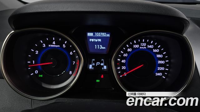 Hyundai AVANTE 2013 — photo 11