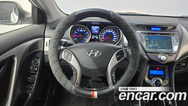 Hyundai AVANTE 2013 — photo 18