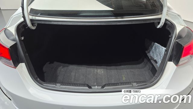 Hyundai AVANTE 2013 — photo 26
