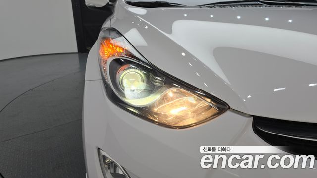 Hyundai AVANTE 2013 — photo 8
