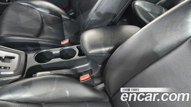 Hyundai AVANTE 2013 — photo 28