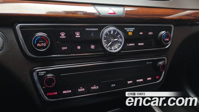 Kia K7 2016 — photo 16