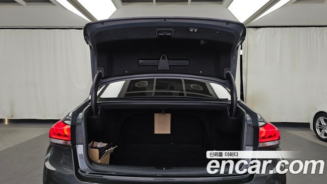 Genesis G80 2017 — photo 26