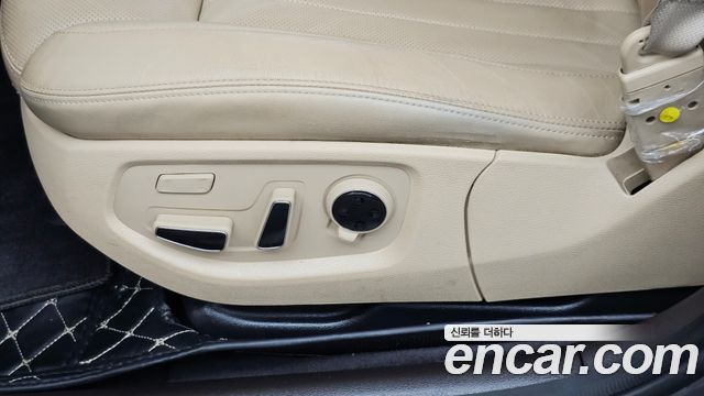 Genesis G80 2017 — photo 32