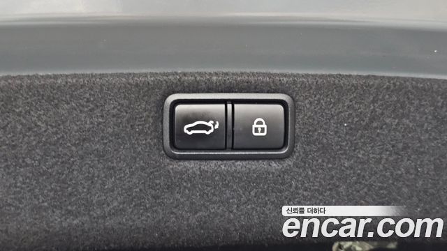 Genesis G80 2017 — photo 34