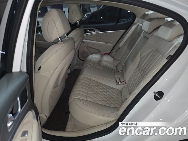 Genesis G70 2021 — photo 13