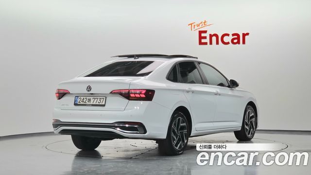Volkswagen Jetta 2023 — photo 2