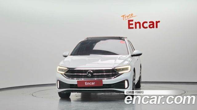 Volkswagen Jetta 2023 — photo 3