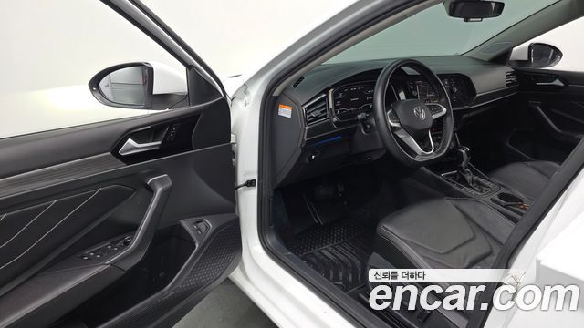 Volkswagen Jetta 2023 — photo 10