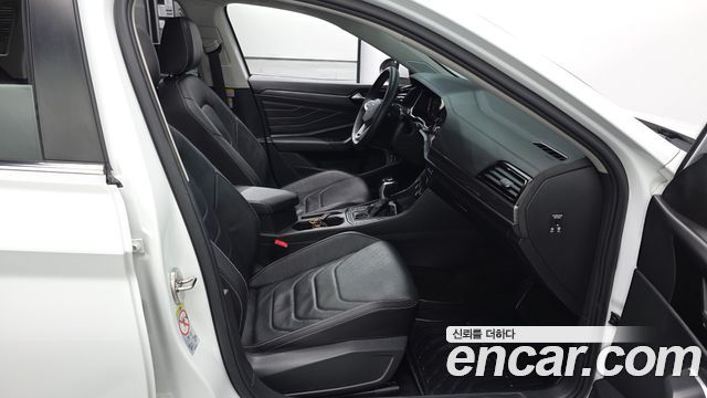 Volkswagen Jetta 2023 — photo 11