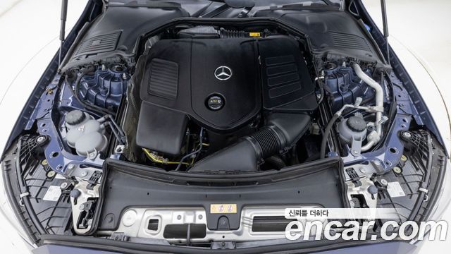 Mercedes-Benz C-Class 2025 — photo 6