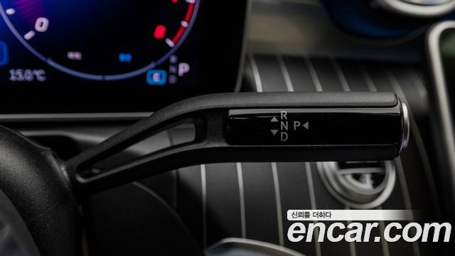 Mercedes-Benz C-Class 2025 — photo 19