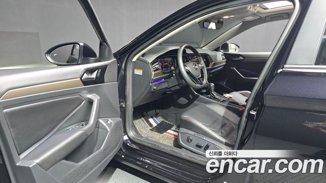 Volkswagen Jetta 2021 — photo 13