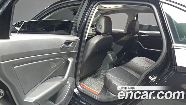 Volkswagen Jetta 2021 — photo 17