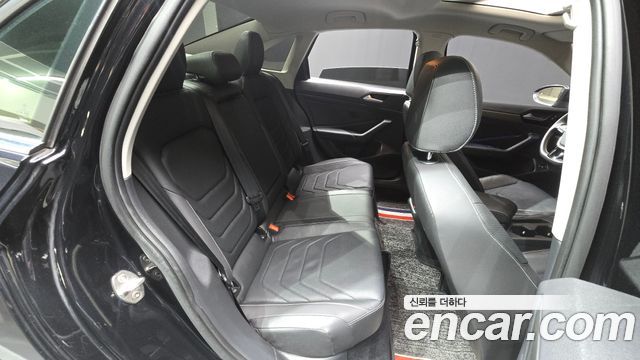 Volkswagen Jetta 2021 — photo 18