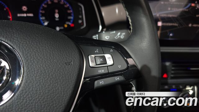 Volkswagen Jetta 2021 — photo 25