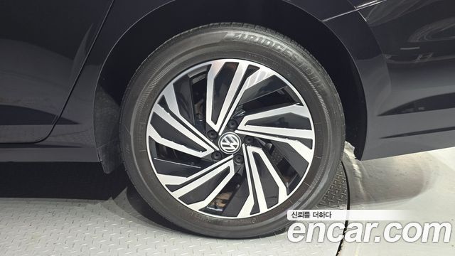 Volkswagen Jetta 2021 — photo 7