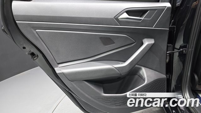 Volkswagen Jetta 2021 — photo 15