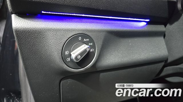 Volkswagen Jetta 2021 — photo 27