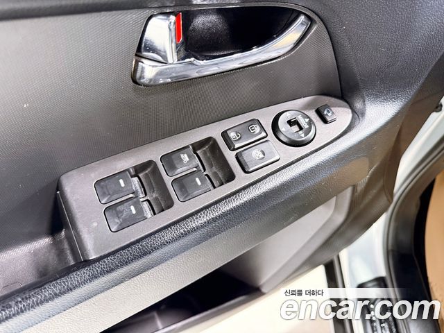 Kia Sportage 2012 — photo 8