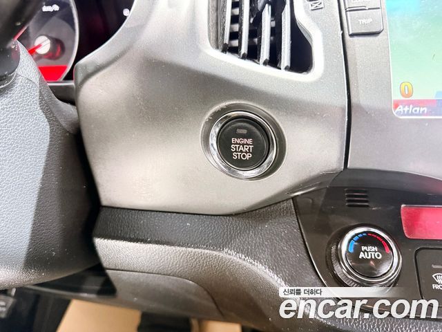 Kia Sportage 2012 — photo 14