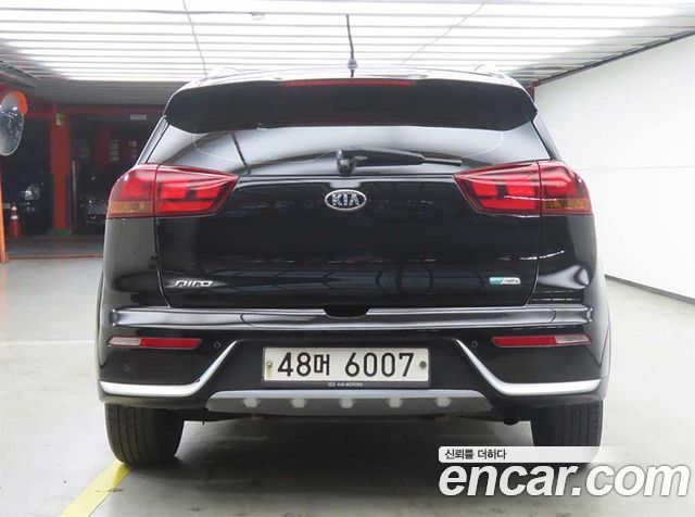 Kia Niro 2018 — photo 3