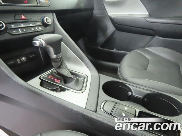 Kia Niro 2018 — photo 11