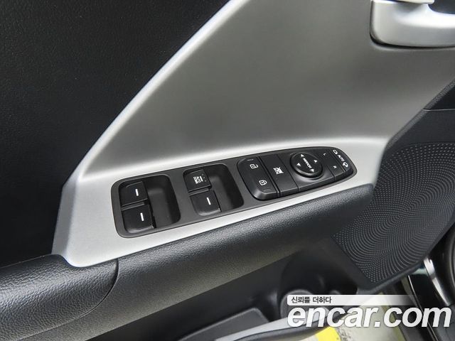 Kia Niro 2018 — photo 14