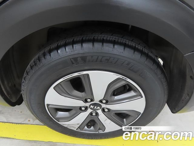 Kia Niro 2018 — photo 20