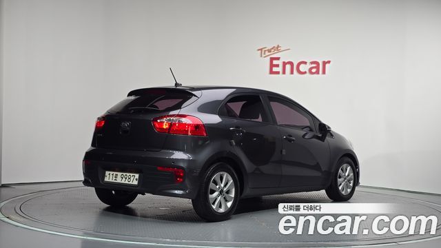 Kia pride 2015 — photo 2