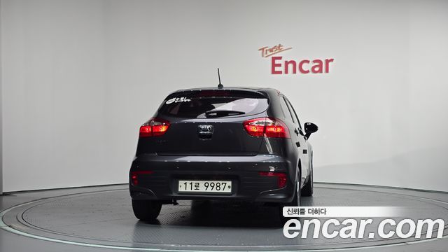 Kia pride 2015 — photo 4