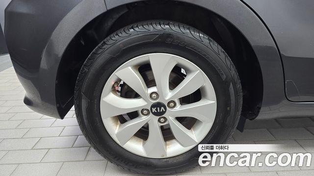 Kia pride 2015 — photo 5