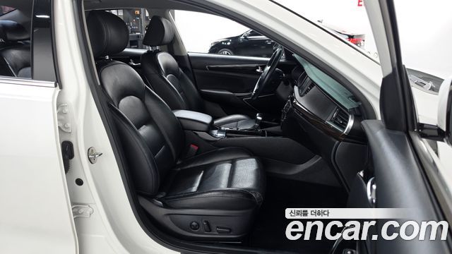 Kia K7 2019 — photo 11