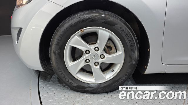 Hyundai AVANTE 2011 — photo 5