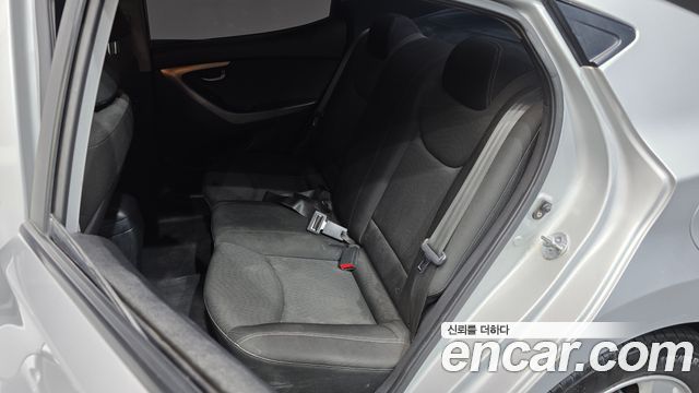 Hyundai AVANTE 2011 — photo 11