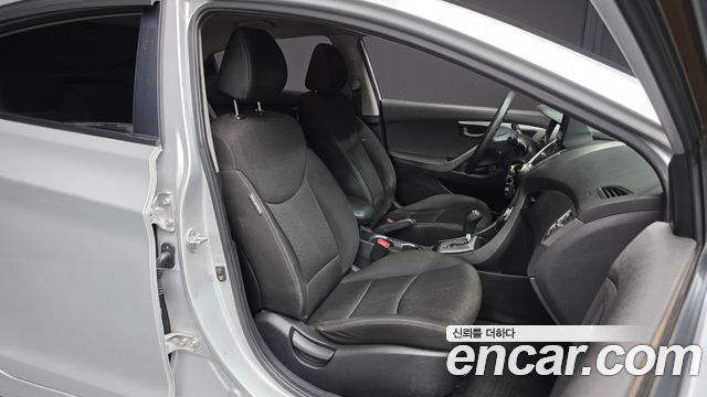 Hyundai AVANTE 2011 — photo 12