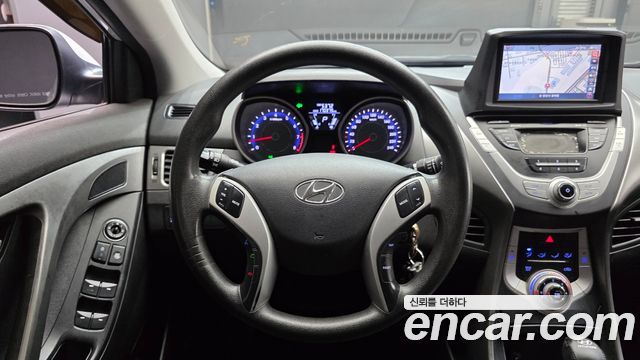Hyundai AVANTE 2011 — photo 13