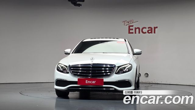 Mercedes-Benz E-Class 2020 — photo 3