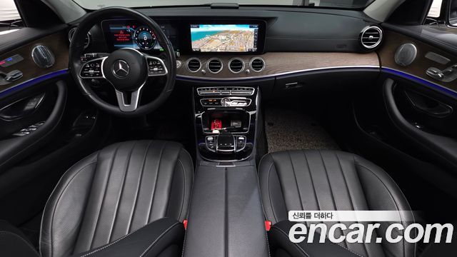 Mercedes-Benz E-Class 2020 — photo 10