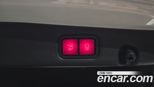 Mercedes-Benz E-Class 2020 — photo 26